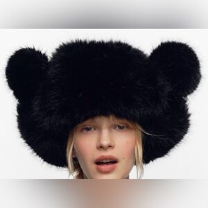 Hm moment perfect trapper hat